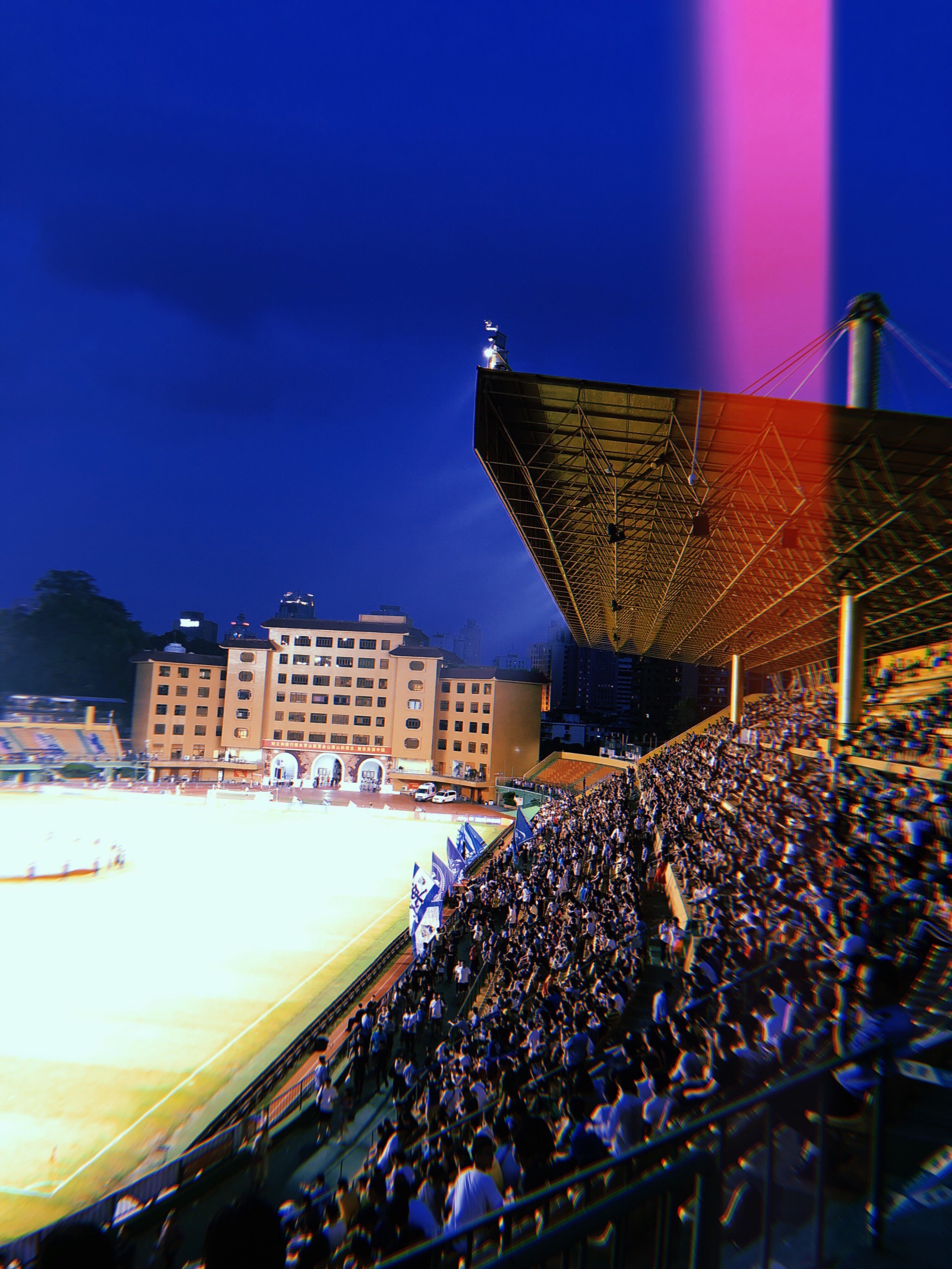 斯威战平富力,球队表现平稳 斯威战平富力,球队表现平稳