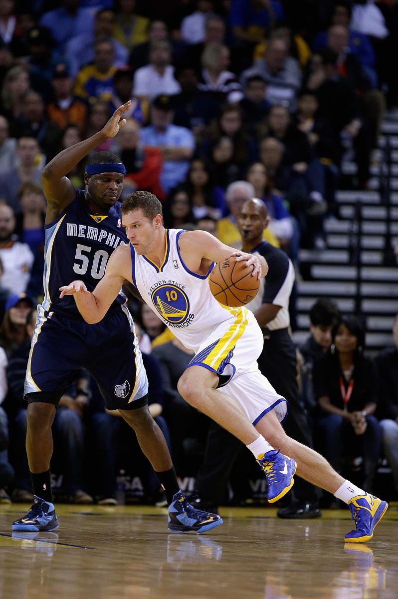 瓦兰丘纳斯力挺灰熊,勇士全队失常的简单介绍 瓦兰丘纳斯力挺灰熊,勇士全队失常的简单介绍