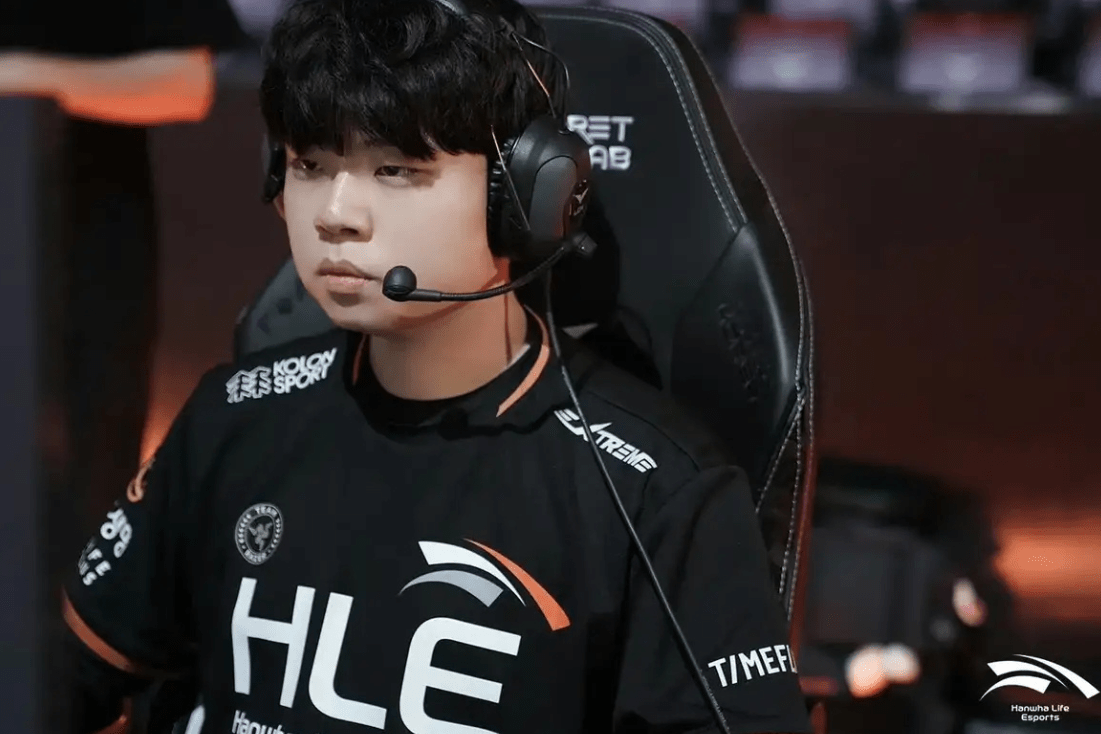 HLE绝杀SHR,Knight关键团战开团秒人顶尖较量四强赛,引爆全场热议 HLE绝杀SHR,Knight关键团战开团秒人顶尖较量四强赛,引爆全场热议