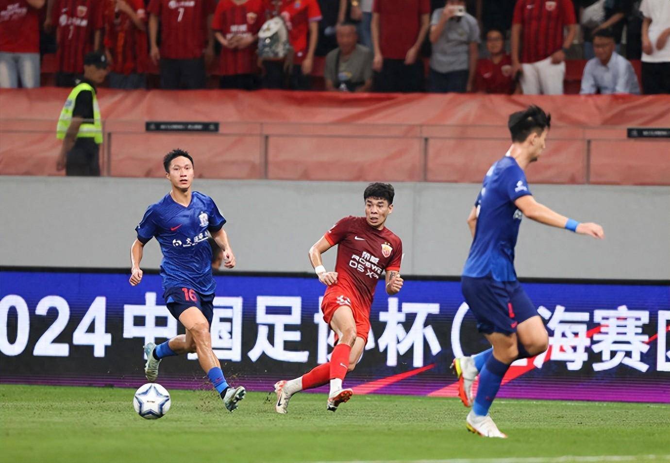 包含申花主场大胜,力克前三球队的词条 包含申花主场大胜,力克前三球队的词条