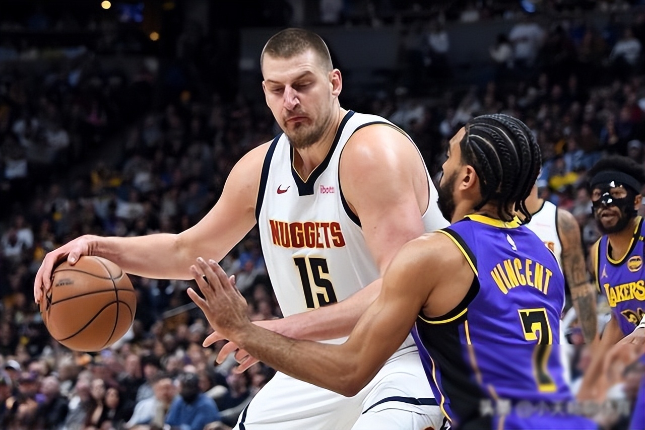 乐鱼在线娱乐-赛季表现稳定，顶级球员稳坐主力