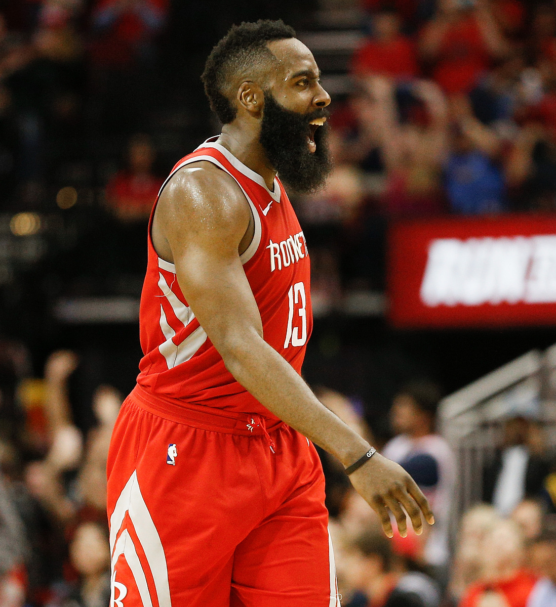 快船主场大胜老鹰,豪取五连胜 快船主场大胜老鹰,豪取五连胜