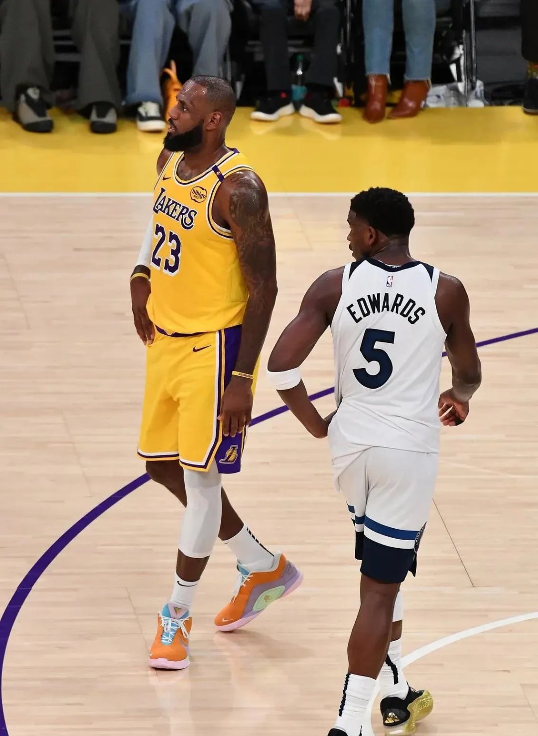 雄鹿B队绝地反击湖人,詹姆斯一己之力扛起全队 雄鹿B队绝地反击湖人,詹姆斯一己之力扛起全队